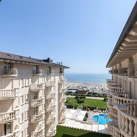 Palace Szálloda 5*