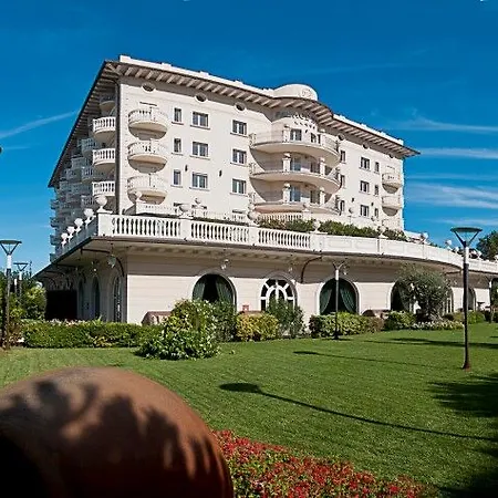 Palace Szálloda